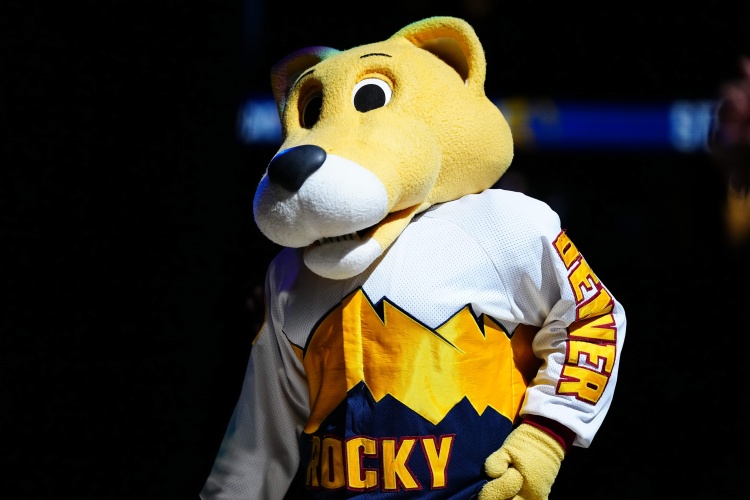 掘金的行为, 病史