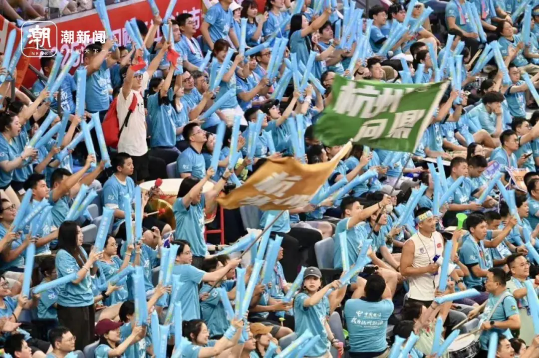 点左右, 队加油助威, yid