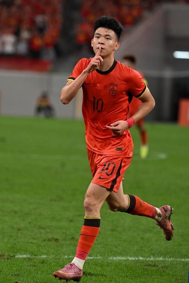 日晚, 希望球迷们, 他的个人能