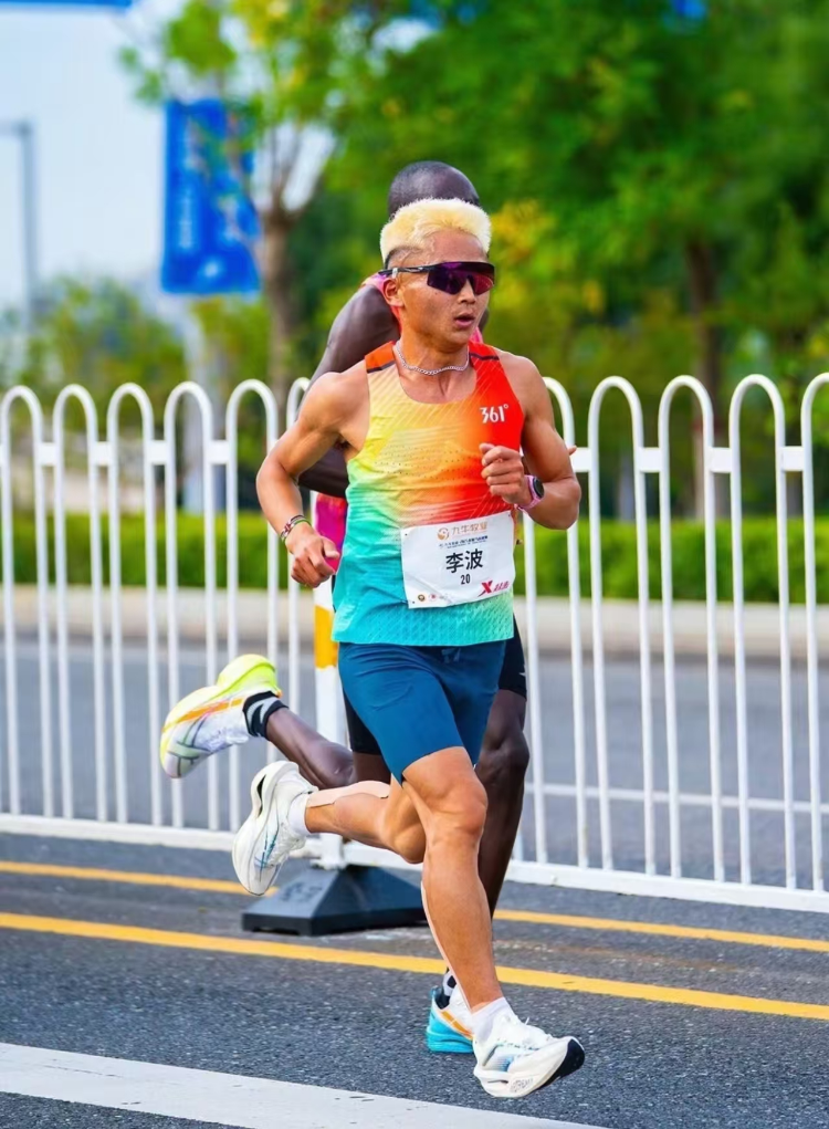 原马拉松中, 训练得比较, 军成绩来之